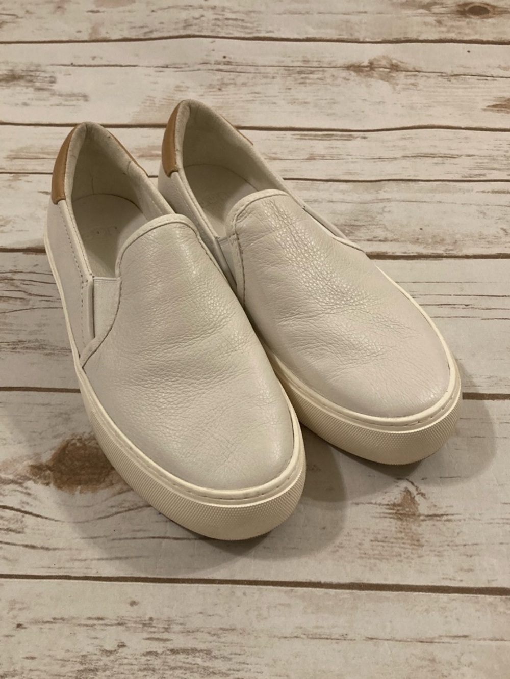 UGG Women's Cahlvan Sneaker Size 7.5